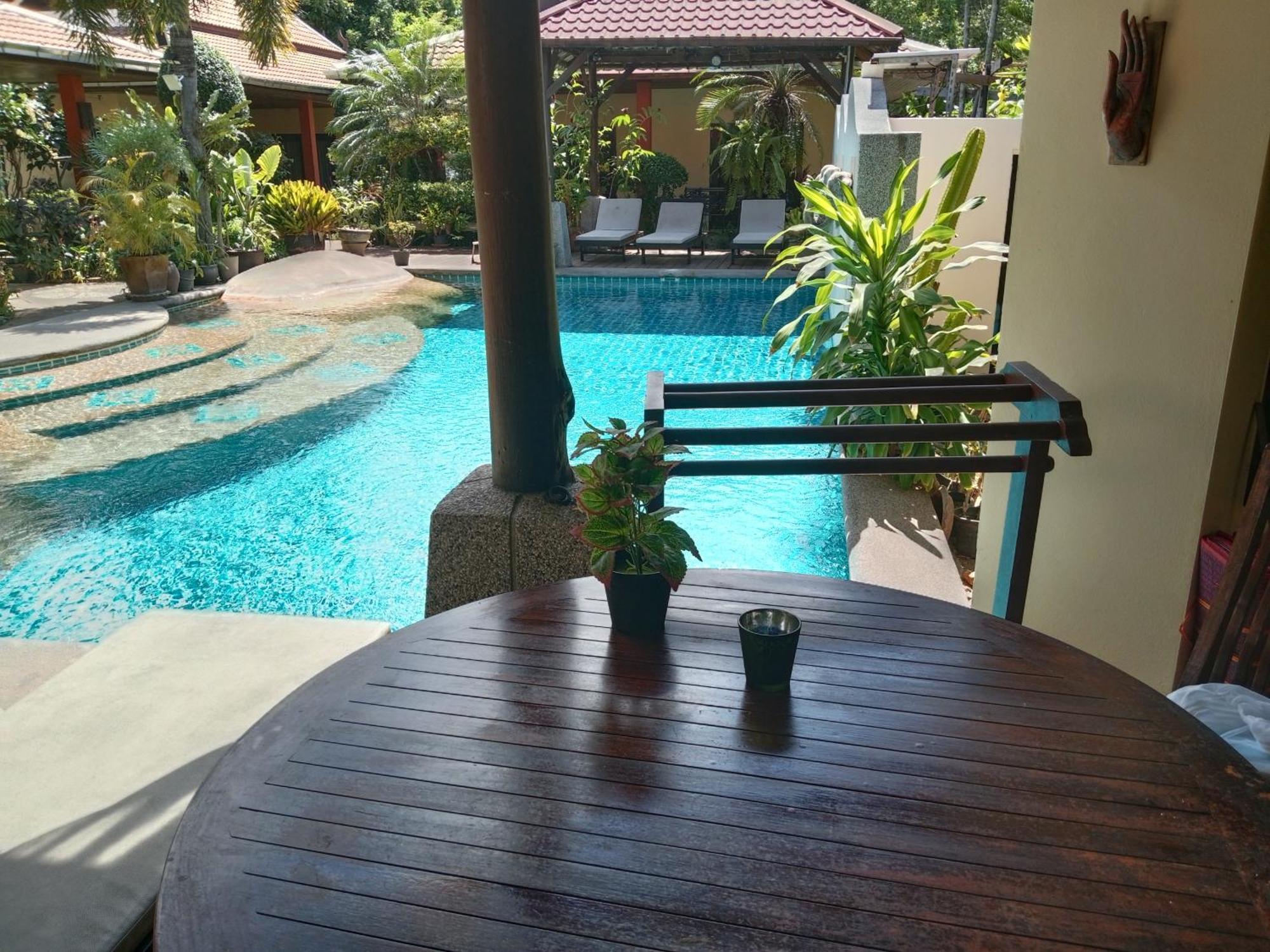 Baan Tropicana Menam-part Kültér fotó