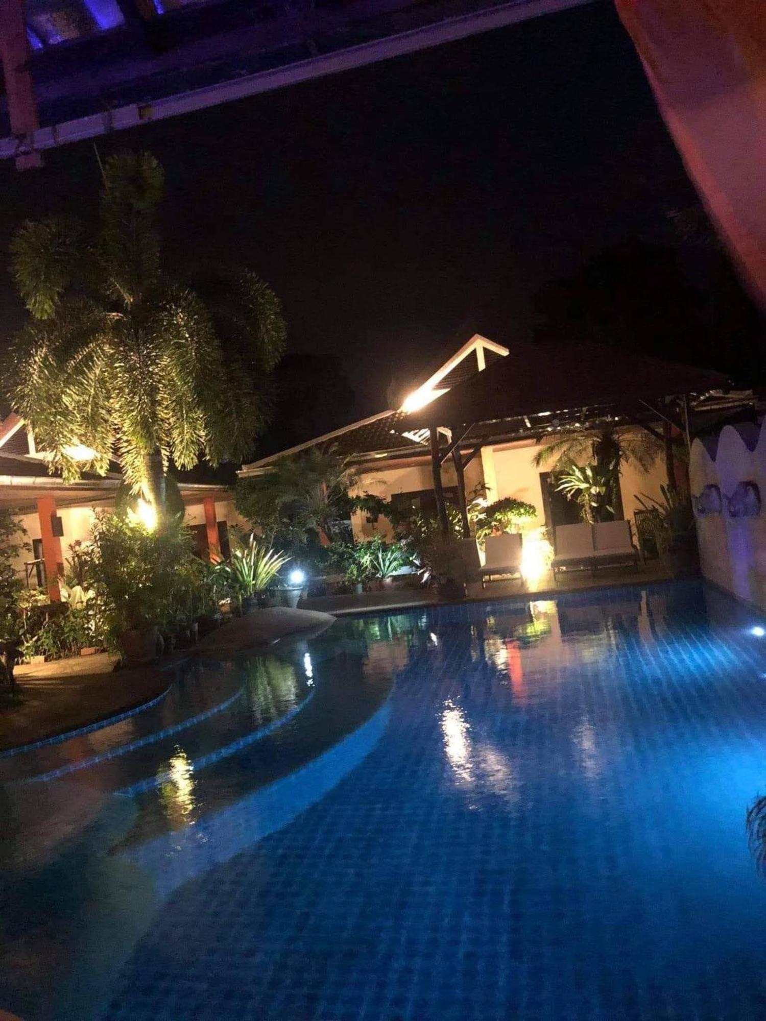Baan Tropicana Menam-part Kültér fotó